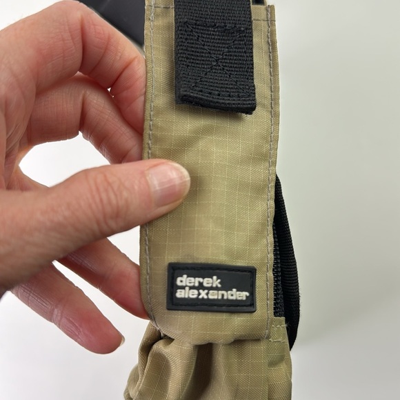 Derek Alexander Unisex Travel Tan Crossbody Bag - Picture 3 of 14